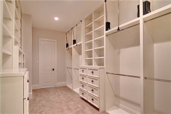 DIY: Closet Rod Pull-Down
