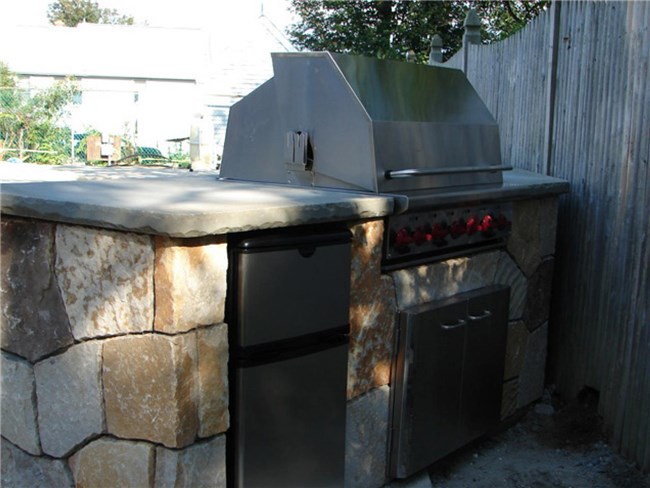 DIY River Rock Outdoor Grill