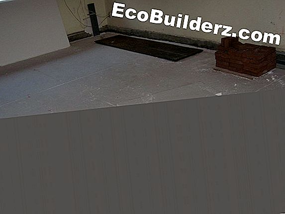 Pijpen isoleren in een kruipruimte