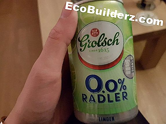 Hoe meubels die door een hond zijn gekauwd te repareren