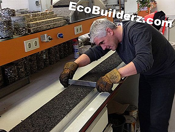 Hoe aluminium markeringen te verwijderen uit een porseleinen spoelbak