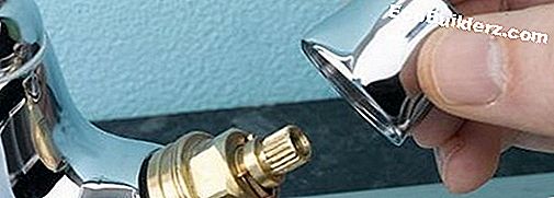 Piombatura: Come riparare o riparare un rubinetto doccia