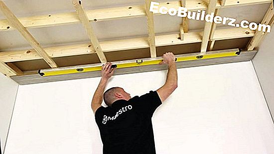 Een plafondventilator op een gipsplafond installeren