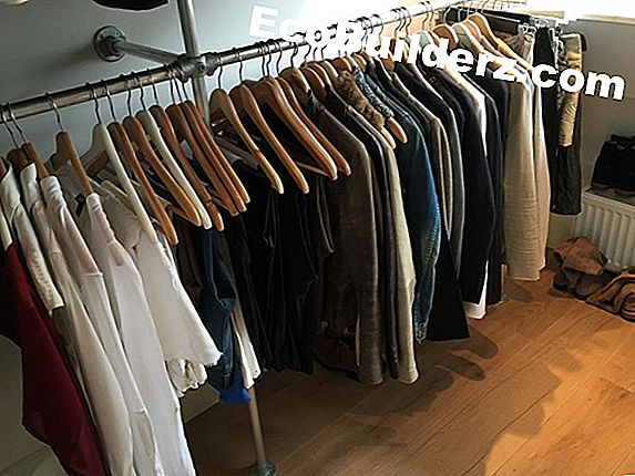 Wasserij: Hoe Hangers van kleding te organiseren