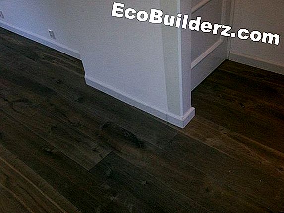 Verf: Hoe krassen in houten vloeren te verbergen